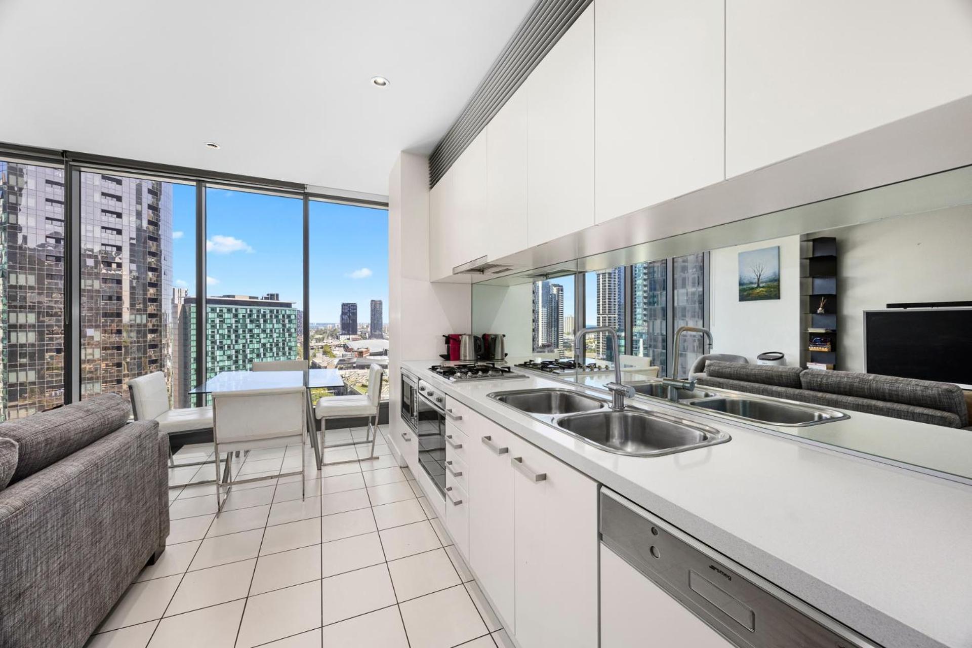 Luxury Designer Suite In Most Prestigious Location In Melbourne Exterior foto